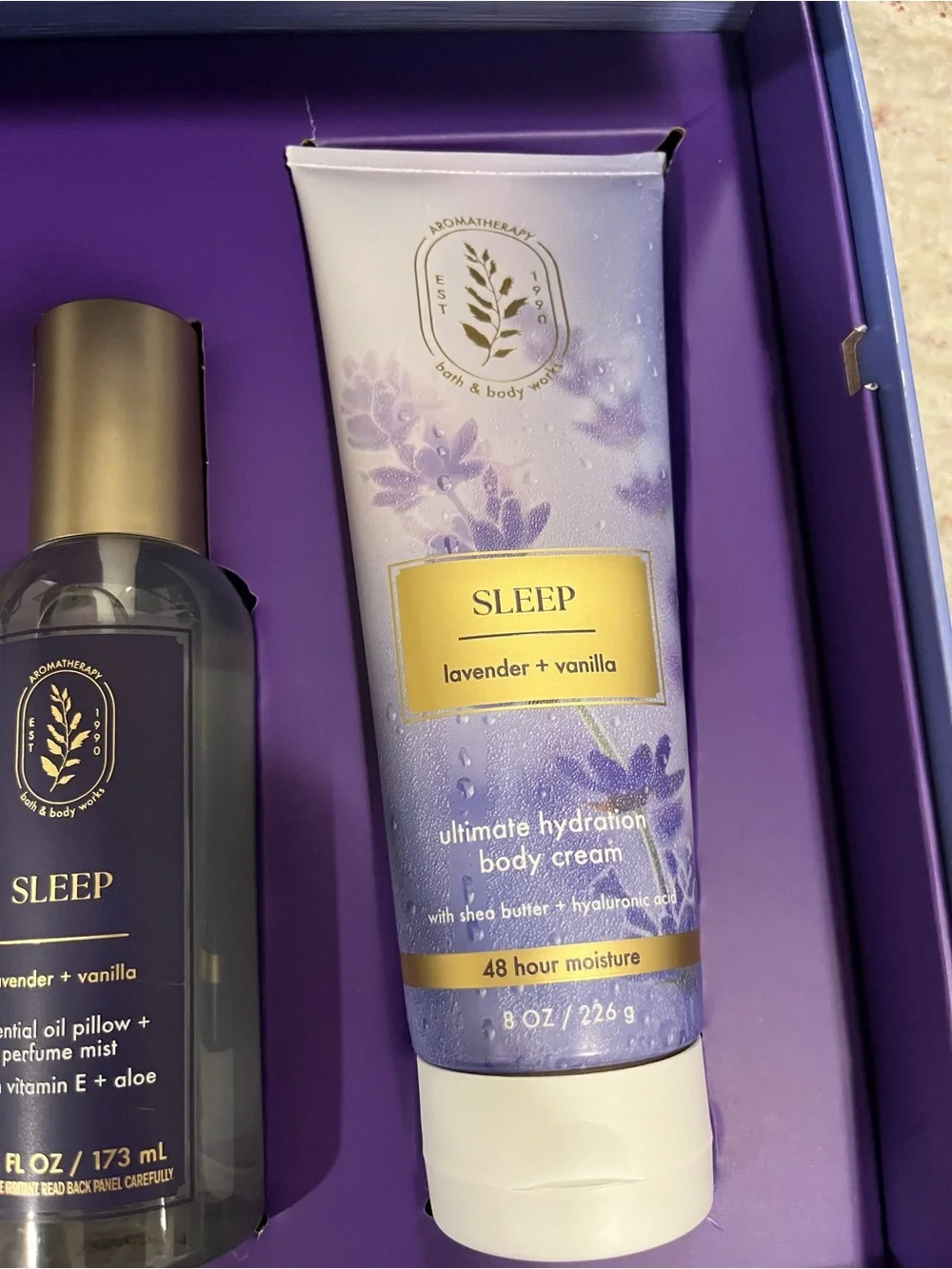 Bath & Body Works Blue & Cream Floral Gift set with “Sleep” body care
